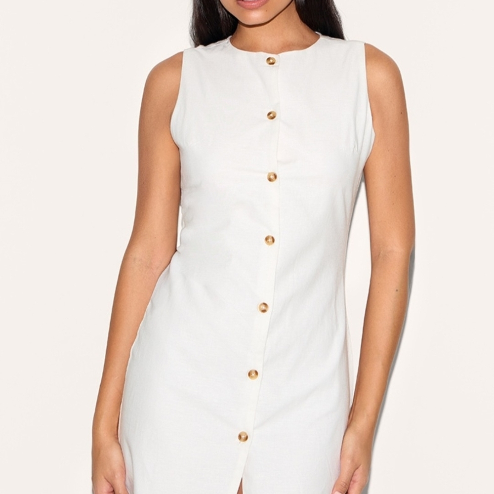 White Sleeveless Button-Down Dress